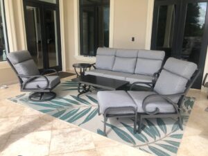 Aluminum patio loungers with side table